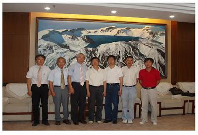 [지역경제학과]장춘세무대학 왕개 부총장과 기념찰영